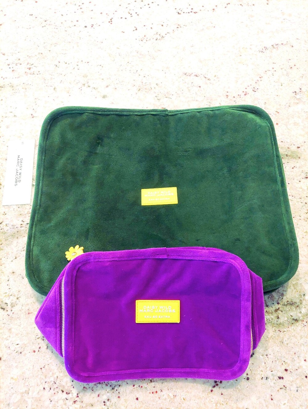 Marc Jacobs Daisy "Eau So Extra" Velvet Cosmetic Bags/Packing Cubes Set of 2 NWT